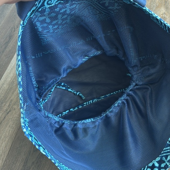 VERA BRADLEY FAMILY TOTE RETIRED CUBAN TILES PRINT MESH DRAWSTRING. Large tote. - Picture 5 of 6